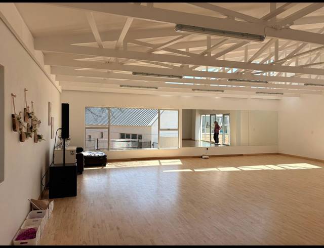 139M² OFFICE TO LET IN KYALAMI